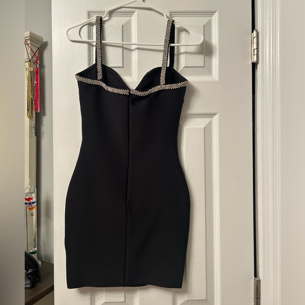 BLACK DRESS - Picture 3 of 4